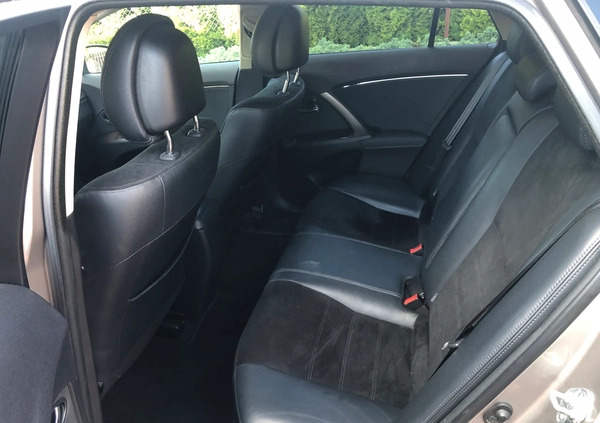 Toyota Avensis cena 30500 przebieg: 268000, rok produkcji 2014 z Tyczyn małe 301